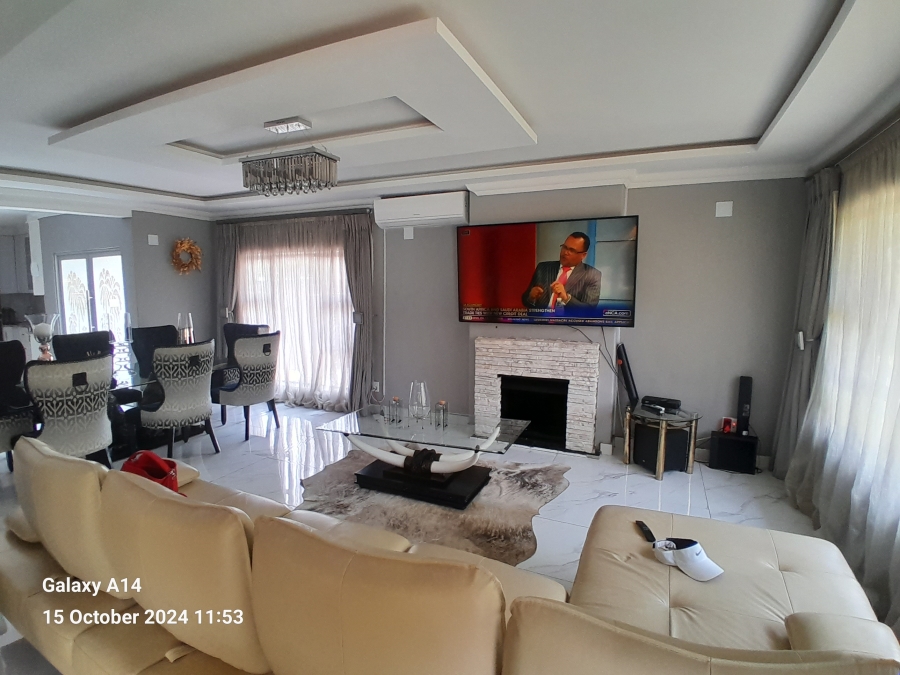 6 Bedroom Property for Sale in Protea Park North West